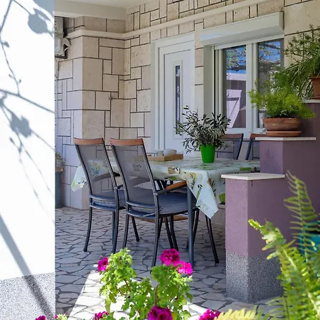 בית הארחה Perka Near 3*