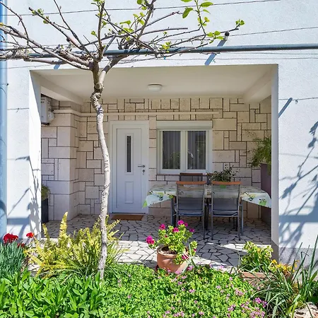 Perka Near Konukevi Pula