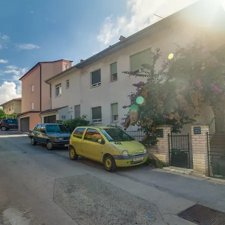 Perka Near Guest house Pula